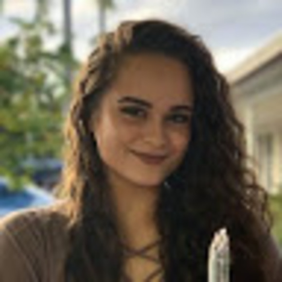 Meet your Posher, Daniela - Picture 1 of 1